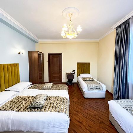 Phazisi Hotel Tbilisi Buitenkant foto