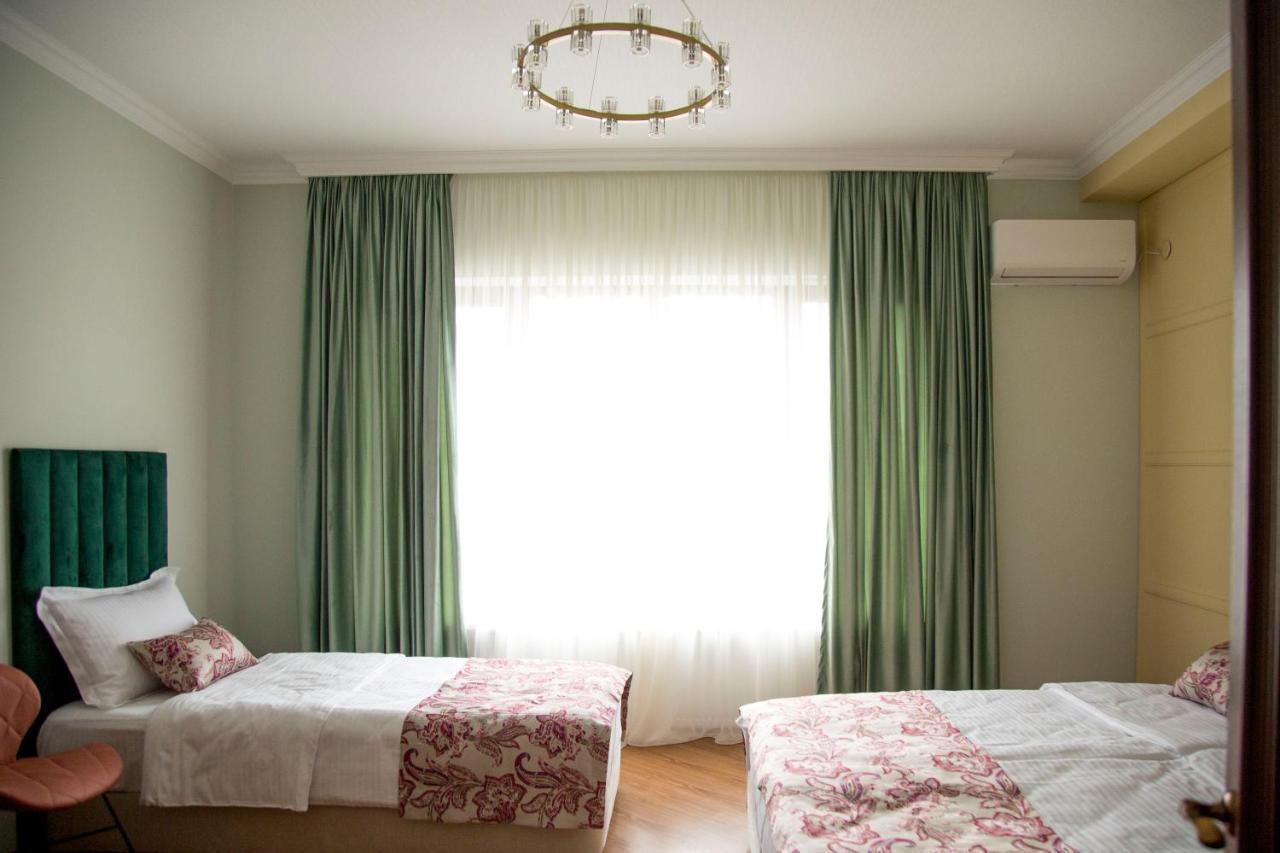 Phazisi Hotel Tbilisi Buitenkant foto