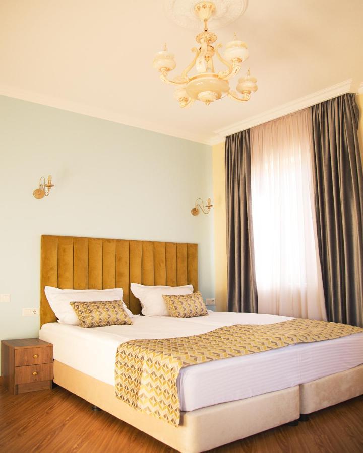 Phazisi Hotel Tbilisi Buitenkant foto