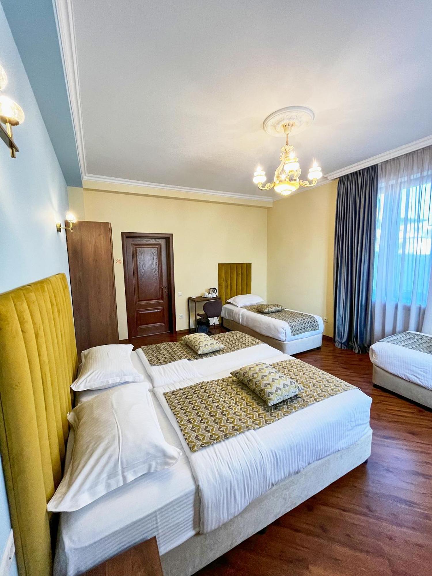 Phazisi Hotel Tbilisi Buitenkant foto