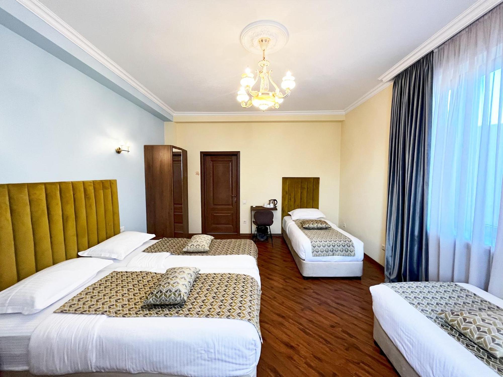 Phazisi Hotel Tbilisi Buitenkant foto