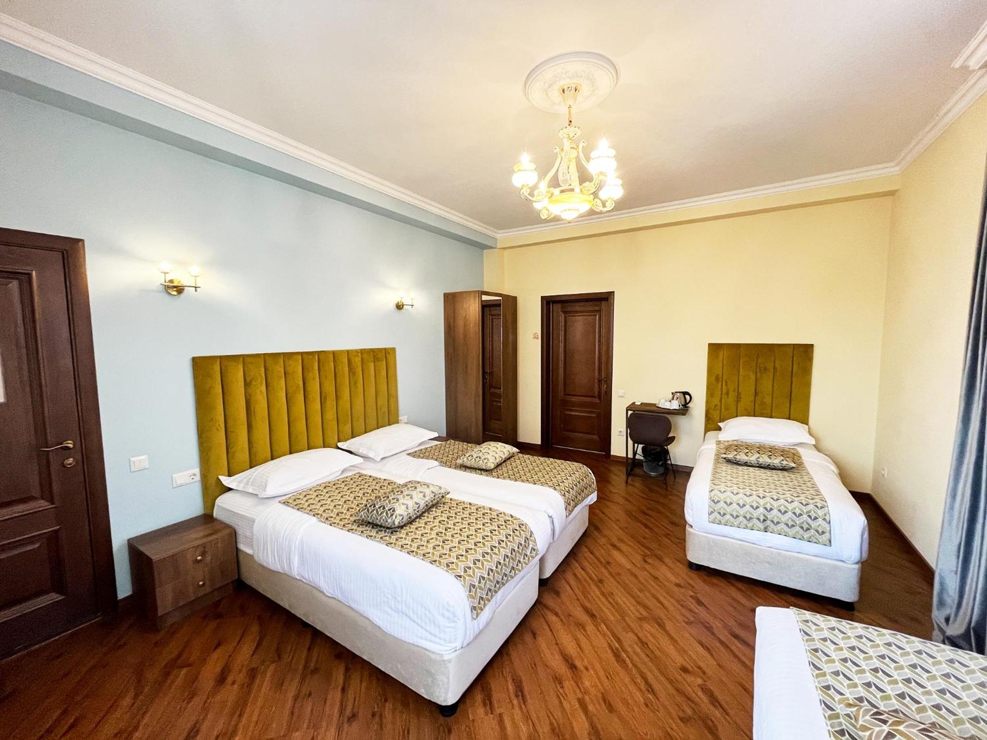 Phazisi Hotel Tbilisi Buitenkant foto